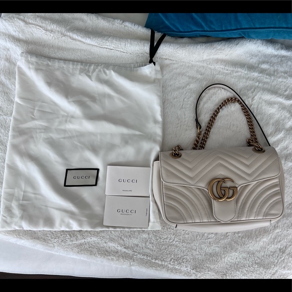 SOLD- AUTHENTIC Gucci Marmont Matelasse Mini in White - Picture 8 of 12
